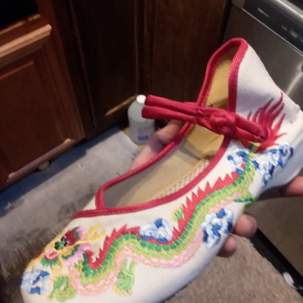 Shoes - Picture 3 of 4